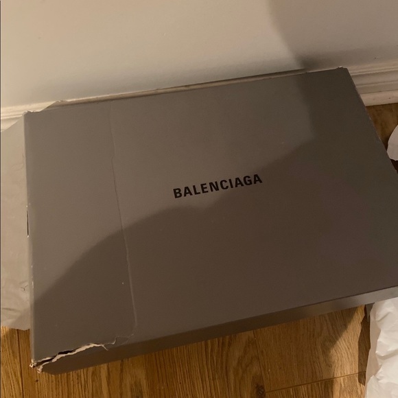 Balenciaga Triple S - Picture 3 of 3